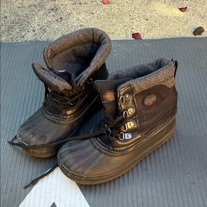 Nautica Black and Gray Winter Boots